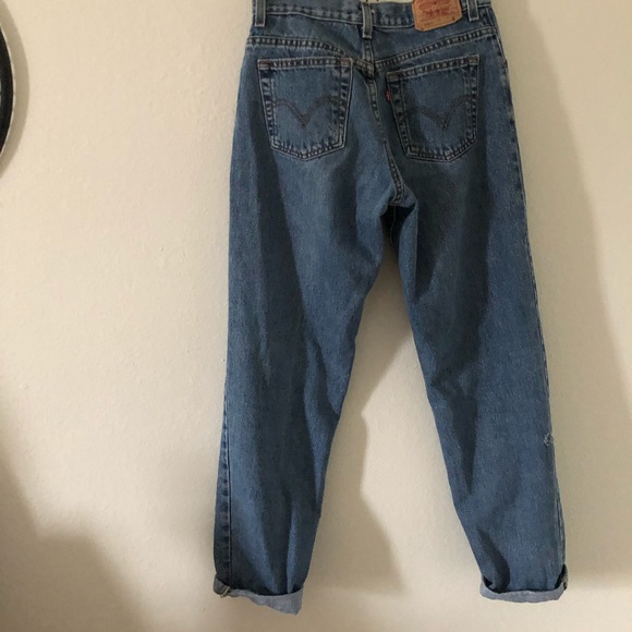 Levi Medium Wash Jeans - Picture 3 of 7